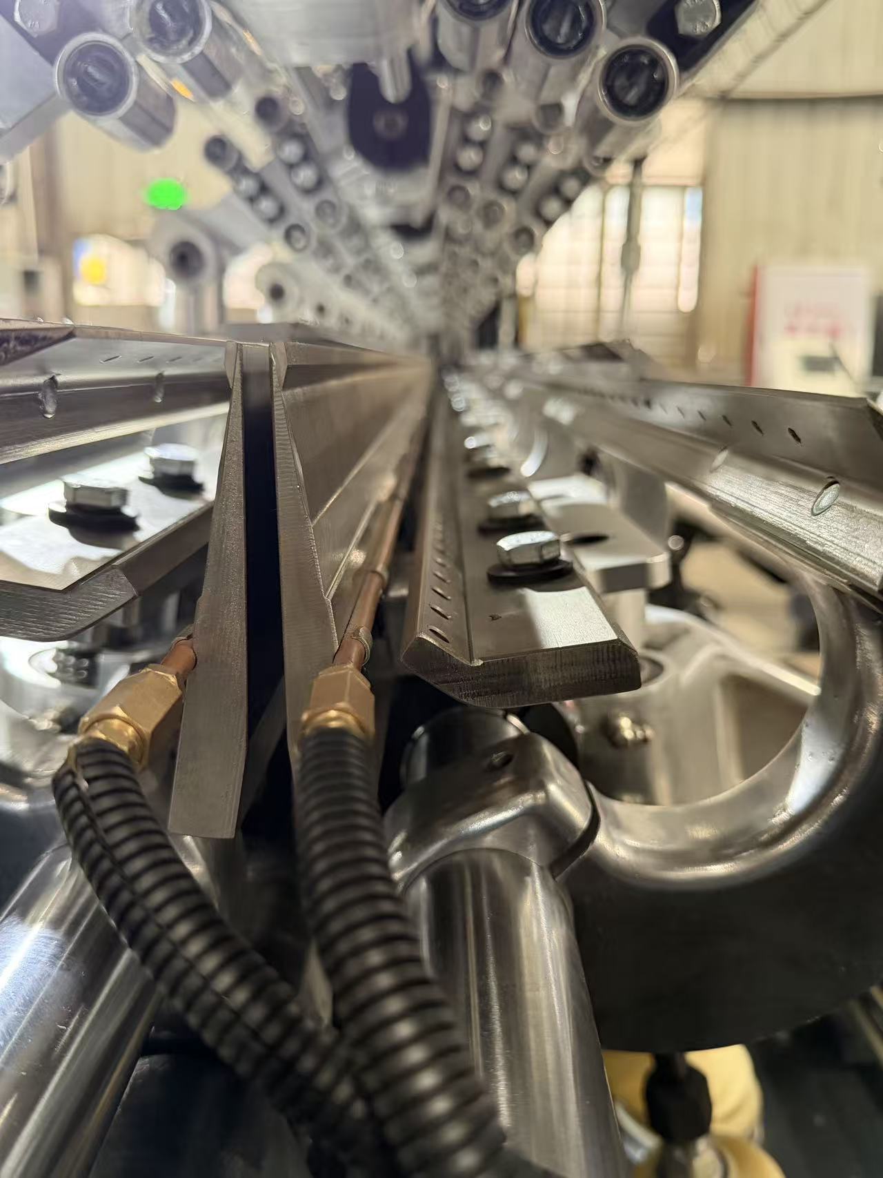 Innovation in Servo-Controlled Trick Plate Adjustment